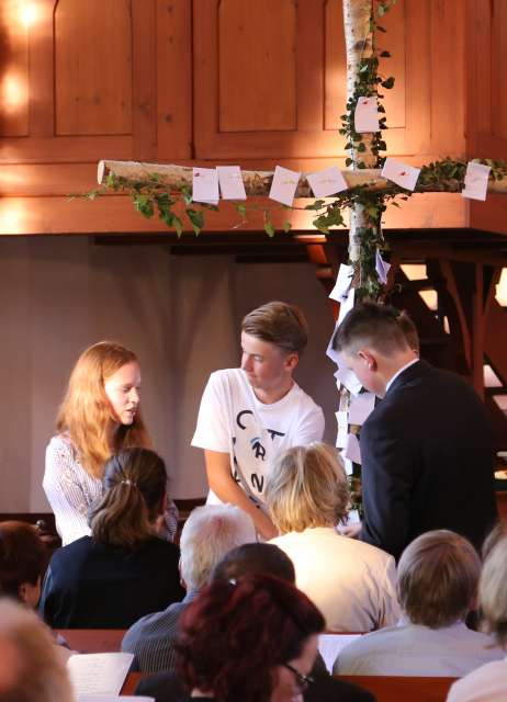 Abendmahlsgottesdienst der Konfirmanden in Weenzen