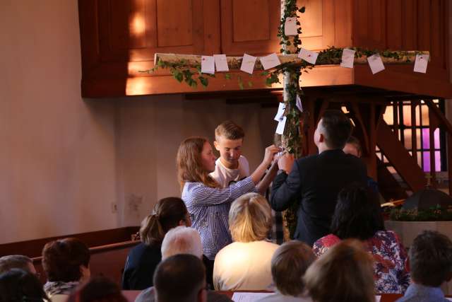 Abendmahlsgottesdienst der Konfirmanden in Weenzen