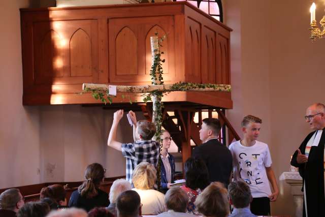 Abendmahlsgottesdienst der Konfirmanden in Weenzen