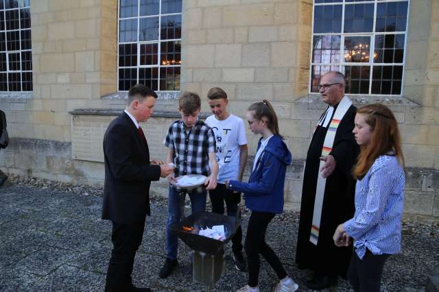 Abendmahlsgottesdienst der Konfirmanden in Weenzen