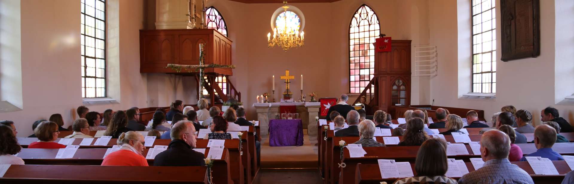 Abendmahlsgottesdienst der Konfirmanden in Weenzen