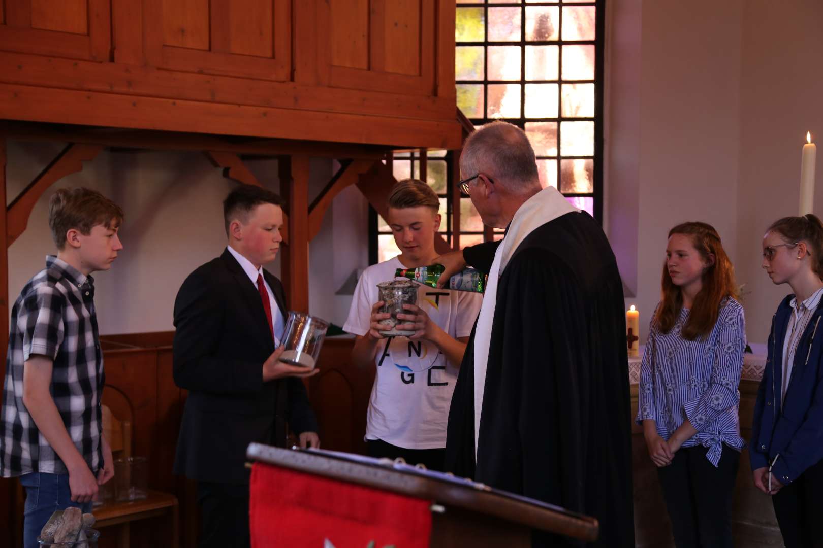 Abendmahlsgottesdienst der Konfirmanden in Weenzen