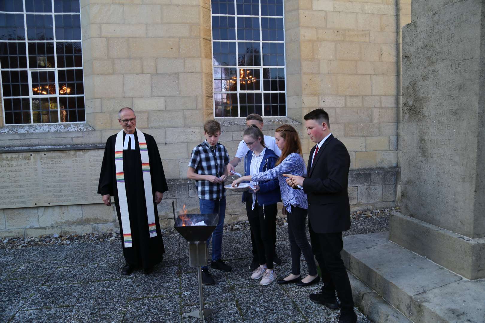 Abendmahlsgottesdienst der Konfirmanden in Weenzen