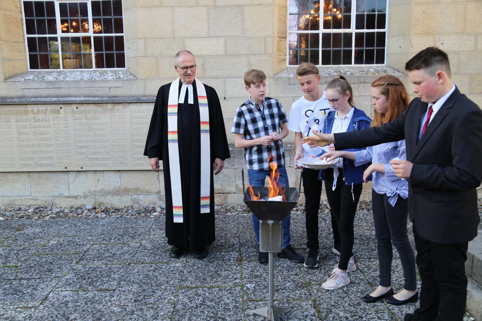 Abendmahlsgottesdienst der Konfirmanden in Weenzen