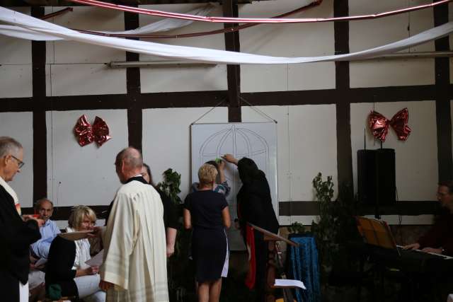 Ökumenischer Pfingstgottesdienst im Reitstall