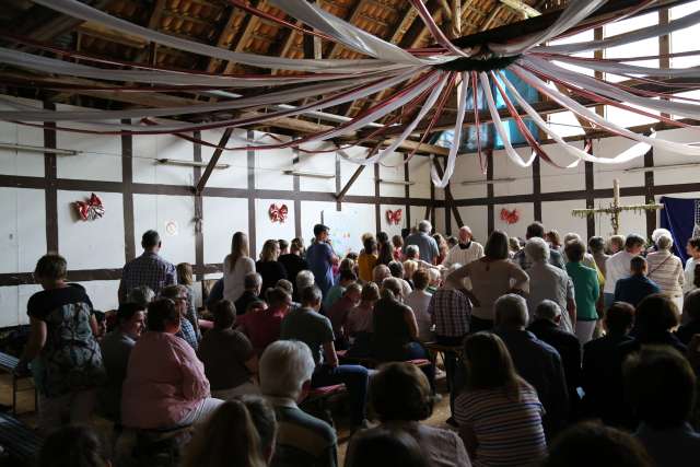 Ökumenischer Pfingstgottesdienst im Reitstall