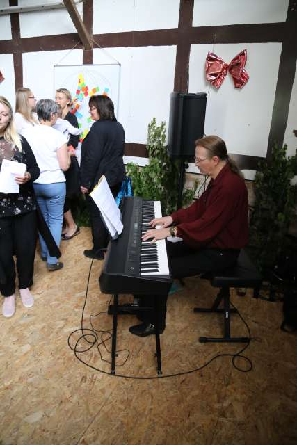 Ökumenischer Pfingstgottesdienst im Reitstall