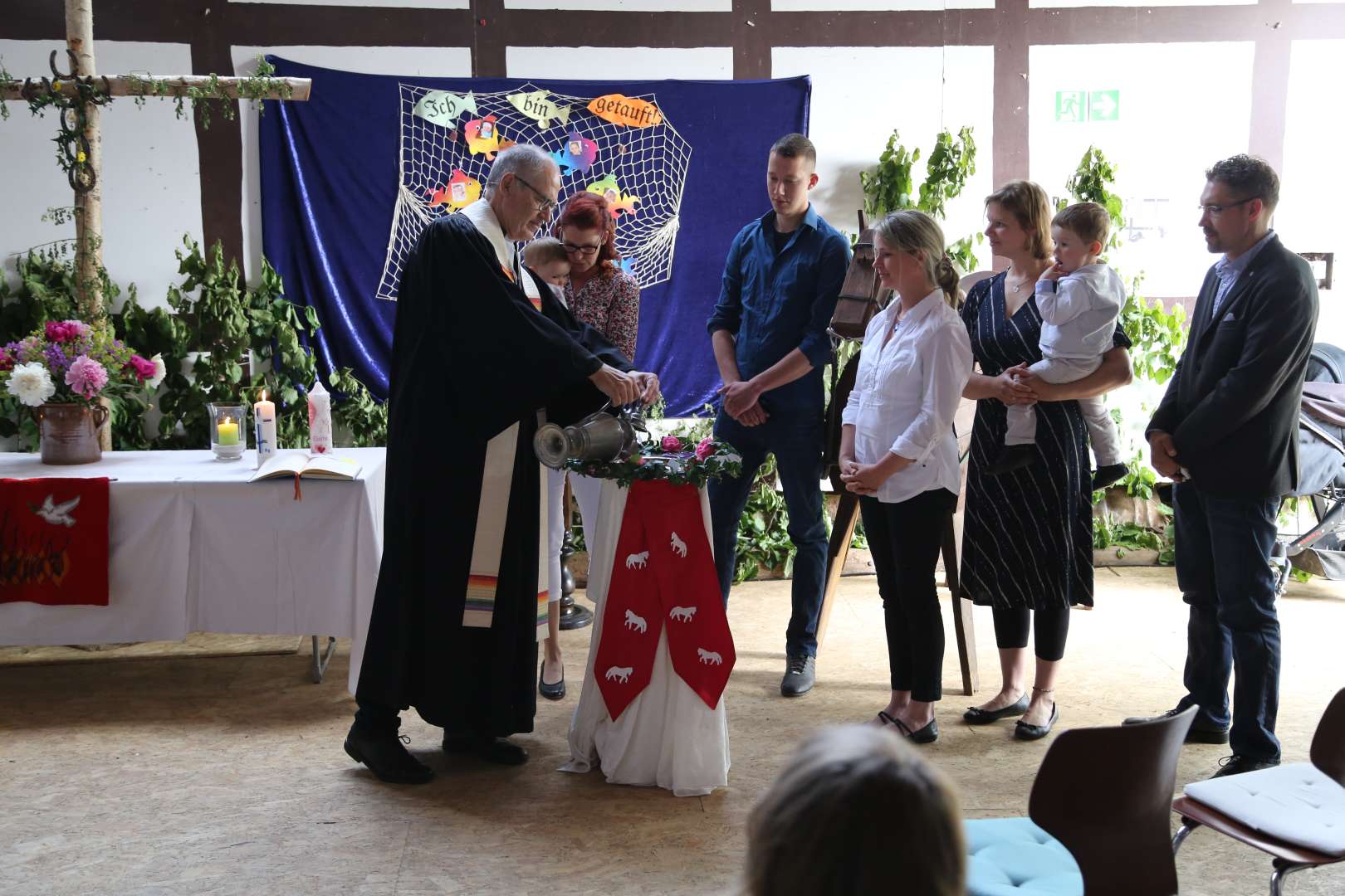 Ökumenischer Pfingstgottesdienst im Reitstall