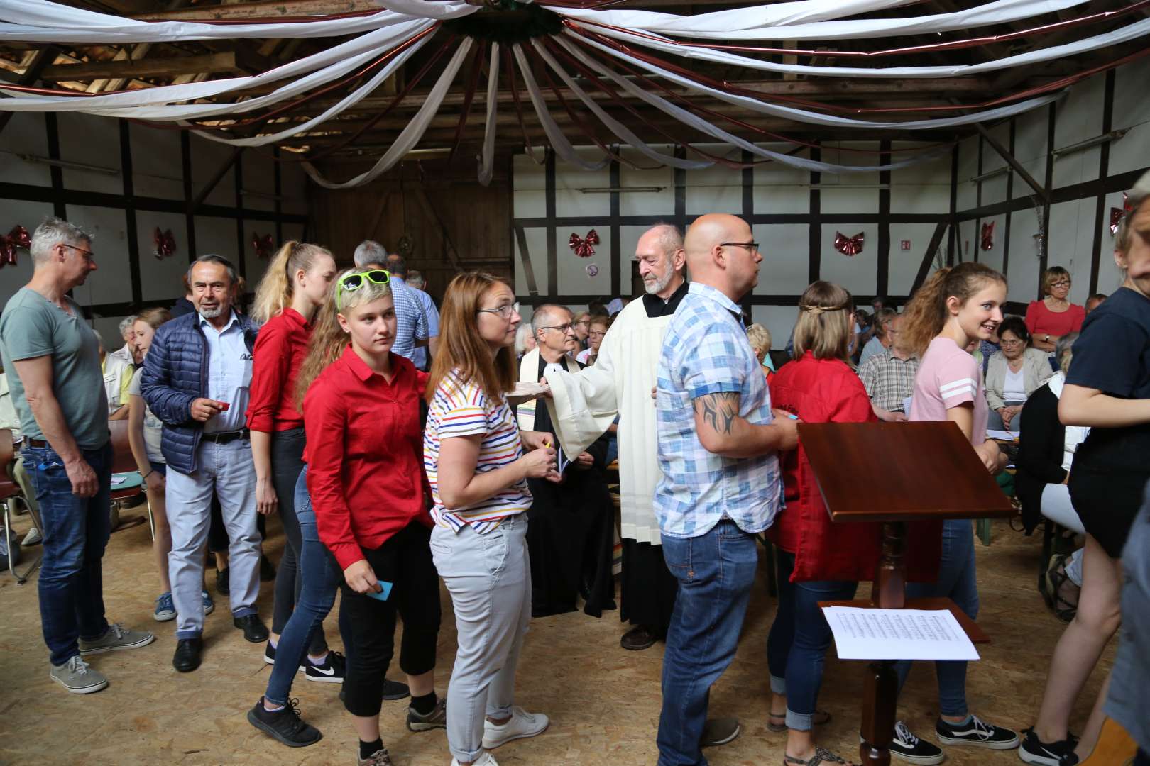 Ökumenischer Pfingstgottesdienst im Reitstall