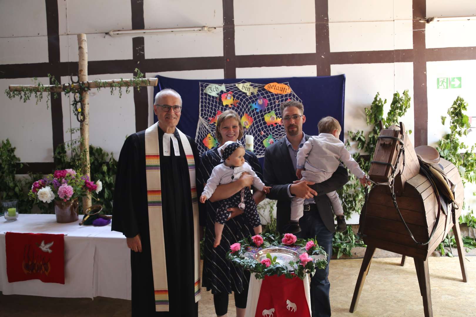 Ökumenischer Pfingstgottesdienst im Reitstall