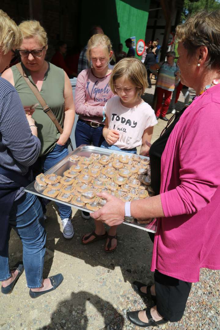 Ökumenischer Pfingstgottesdienst im Reitstall