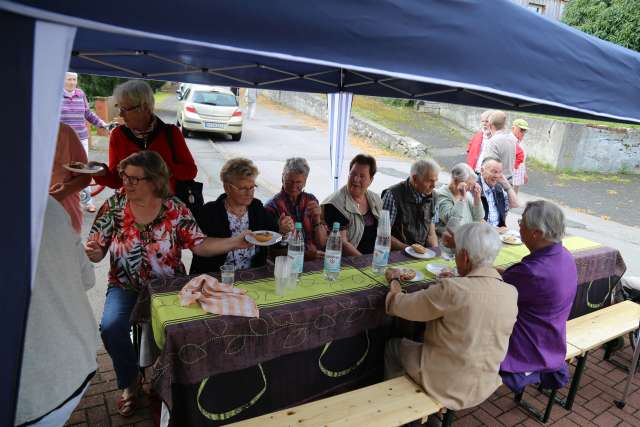 3, Sommerkirche unterwegs zu den Quellen in Fölziehausen