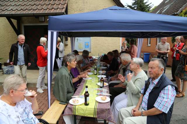 3, Sommerkirche unterwegs zu den Quellen in Fölziehausen