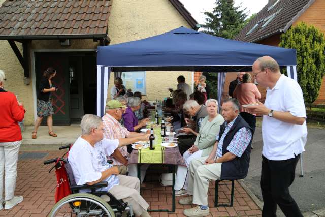 3, Sommerkirche unterwegs zu den Quellen in Fölziehausen