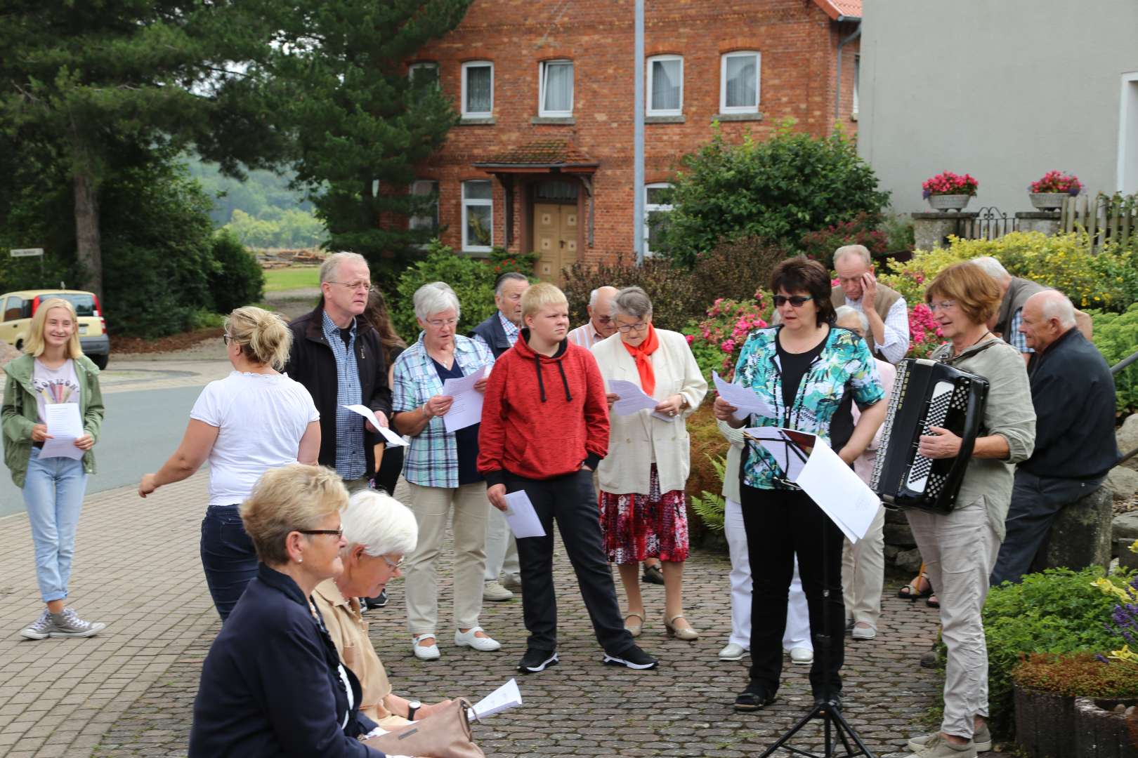 3, Sommerkirche unterwegs zu den Quellen in Fölziehausen