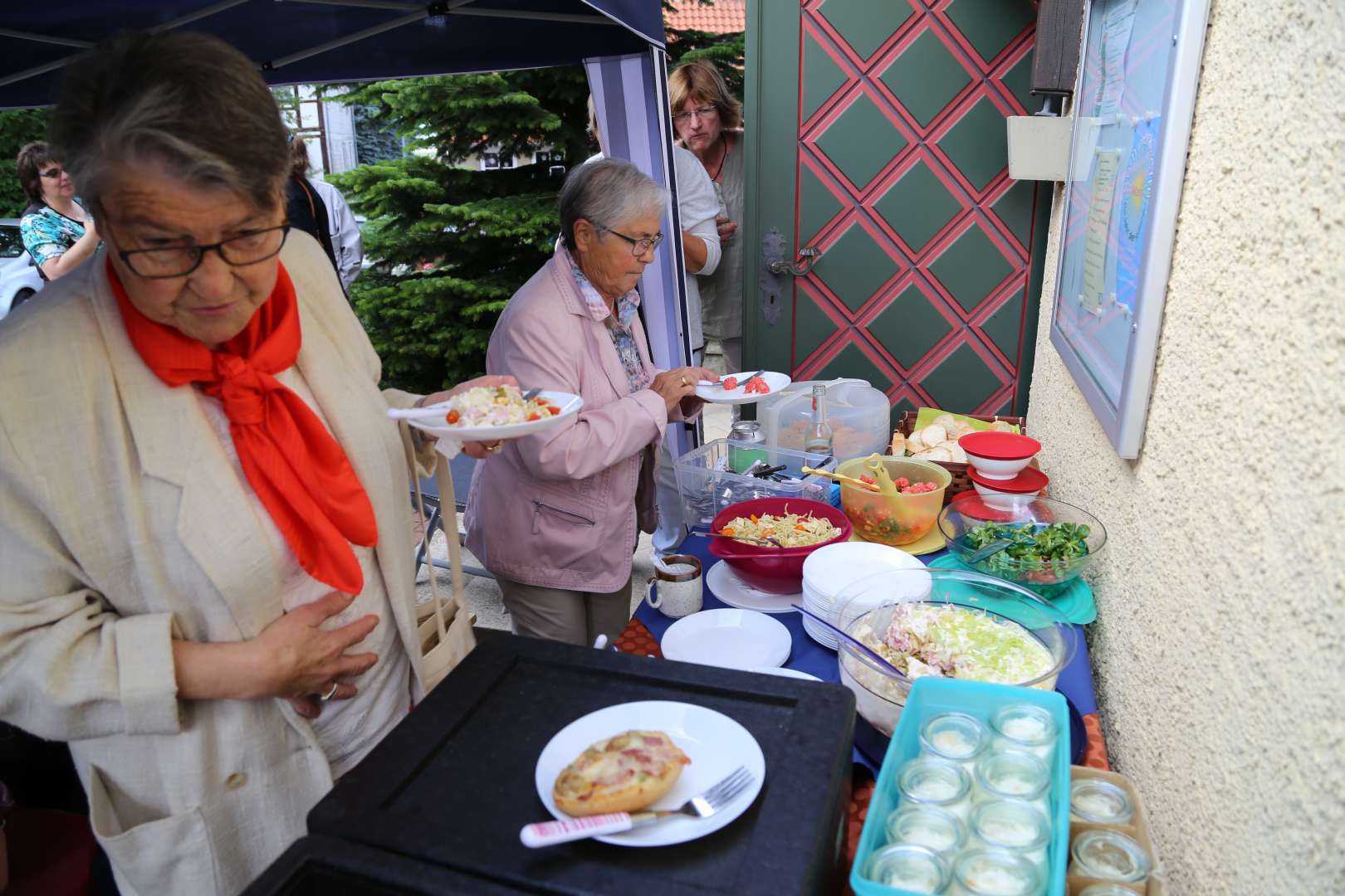 3, Sommerkirche unterwegs zu den Quellen in Fölziehausen