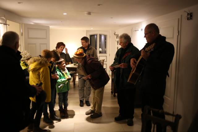 6. Türchen des "Lebendigen Adventskalenders" bei Familie Gustai in Fölziehausen