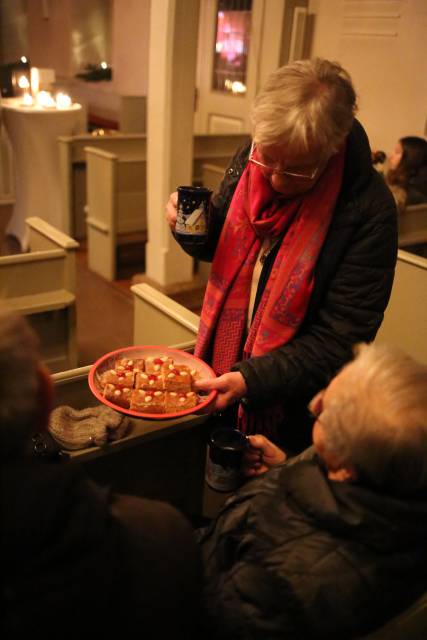 8. Türchen des "Lebendigen Adventskalenders" im Lichtergottesdienst in Duingen