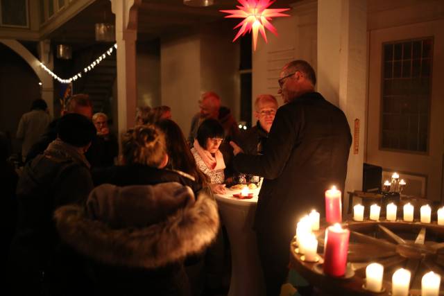 8. Türchen des "Lebendigen Adventskalenders" im Lichtergottesdienst in Duingen