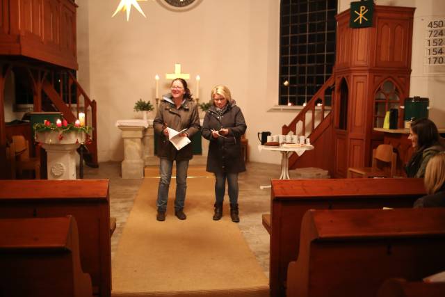 10. Türchen des "Lebendigen Adventskalenders" in der St. Maternuskapelle in Weenzen