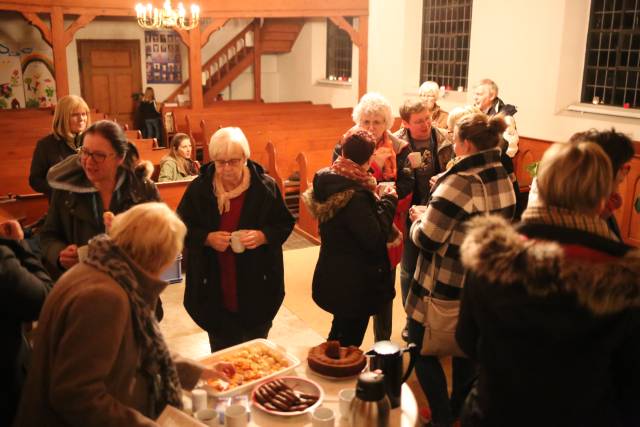 10. Türchen des "Lebendigen Adventskalenders" in der St. Maternuskapelle in Weenzen