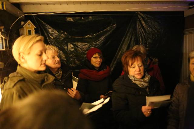 14. Türchen des "Lebendigen Adventskalenders" bei Familie Gieseke in Duingen