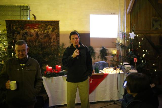 Scheunengottesdienst und 15. Türchen des "Lebendigen Adventskalenders"