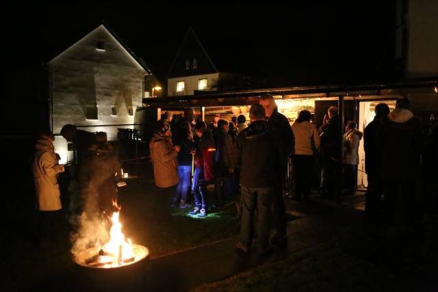 16. Türchen des "Lebendigen Adventskalenders" bei Familie Huwald in Duingen