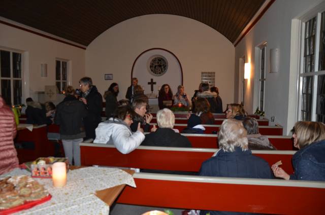 17. Türchen des "Lebendigen Adventskalenders" in der St. Johanniskapelle in Fölziehausen