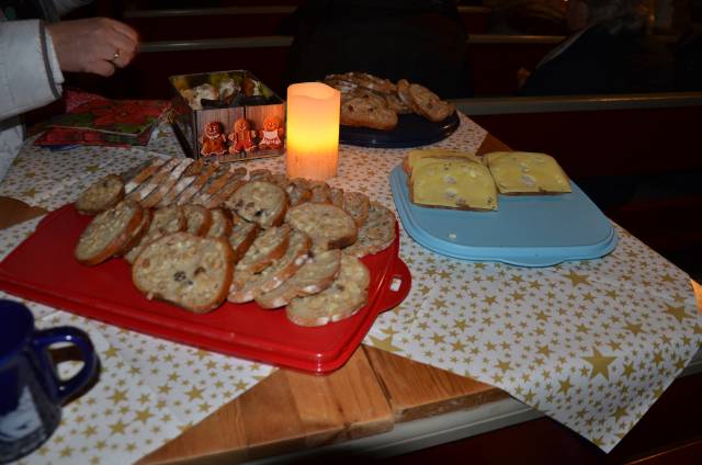 17. Türchen des "Lebendigen Adventskalenders" in der St. Johanniskapelle in Fölziehausen