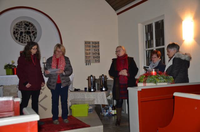 17. Türchen des "Lebendigen Adventskalenders" in der St. Johanniskapelle in Fölziehausen