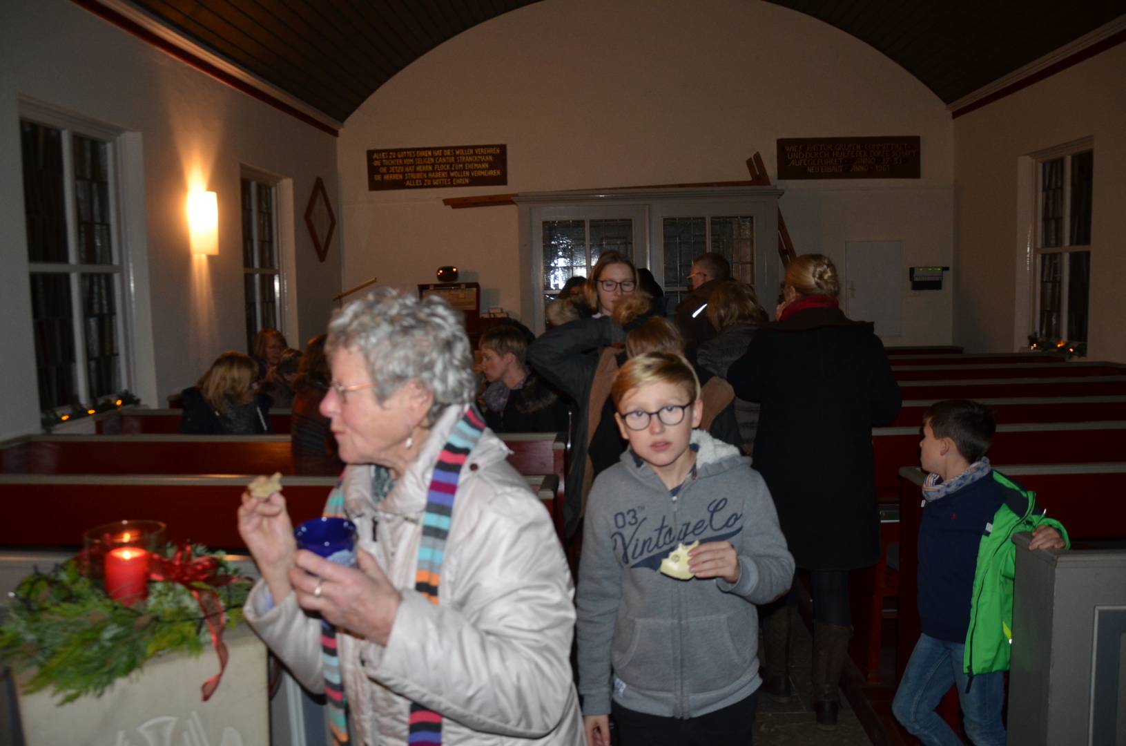 17. Türchen des "Lebendigen Adventskalenders" in der St. Johanniskapelle in Fölziehausen