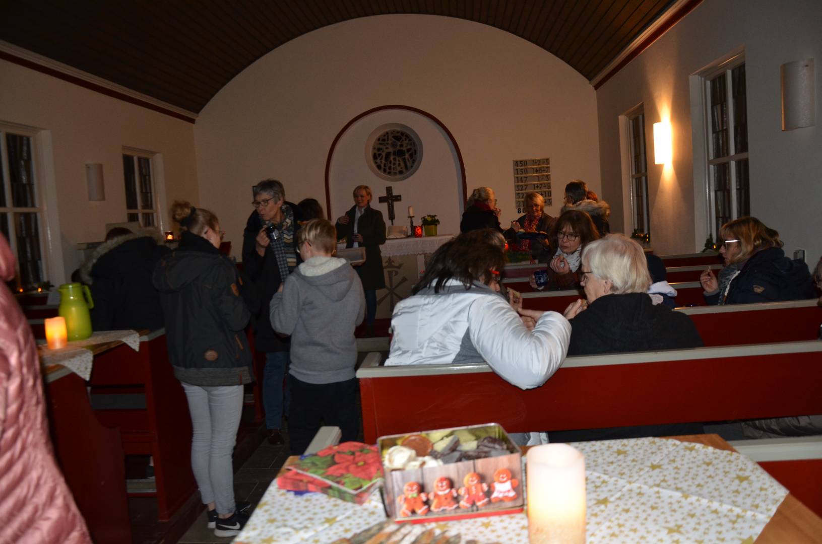 17. Türchen des "Lebendigen Adventskalenders" in der St. Johanniskapelle in Fölziehausen