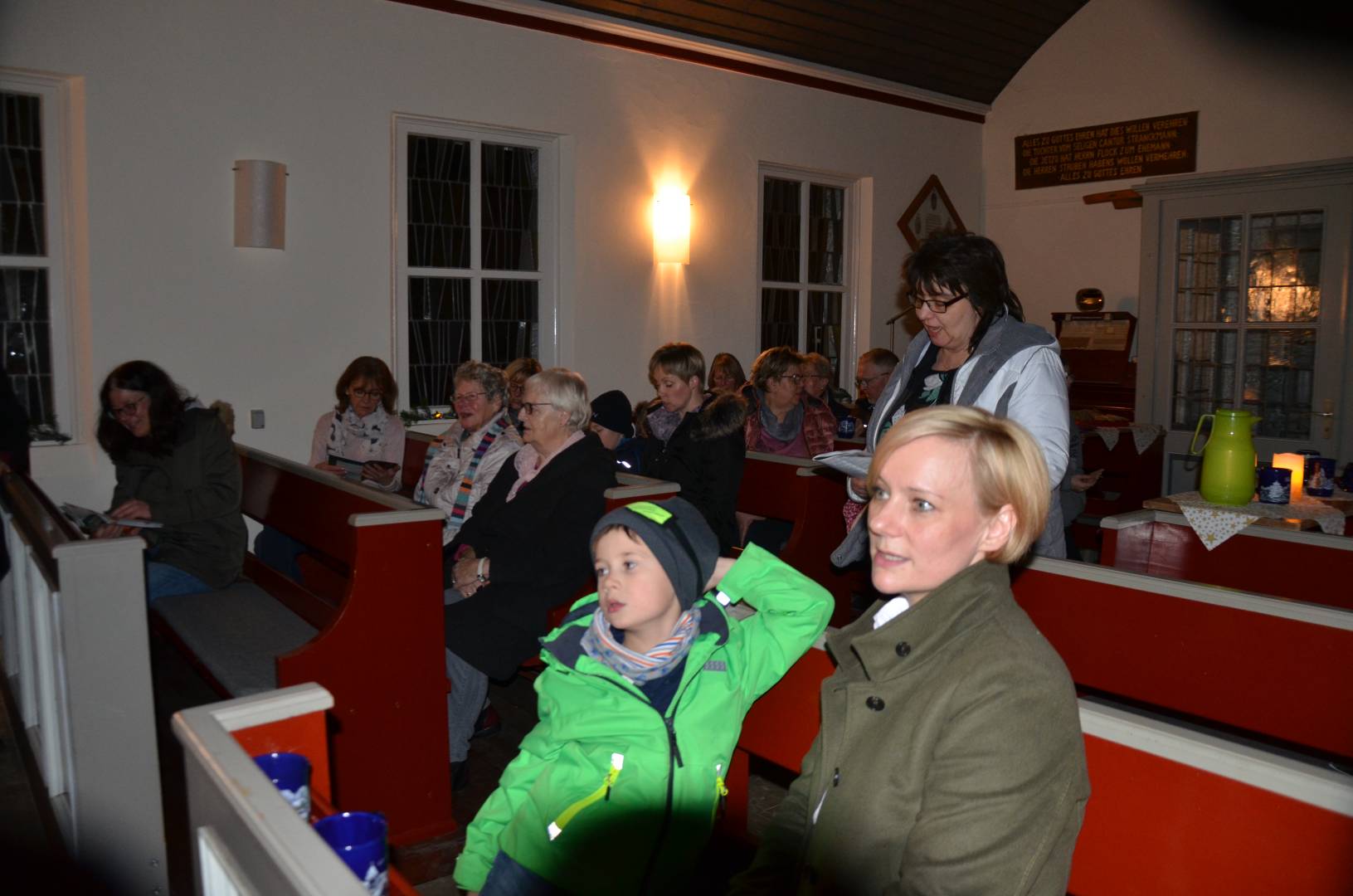 17. Türchen des "Lebendigen Adventskalenders" in der St. Johanniskapelle in Fölziehausen