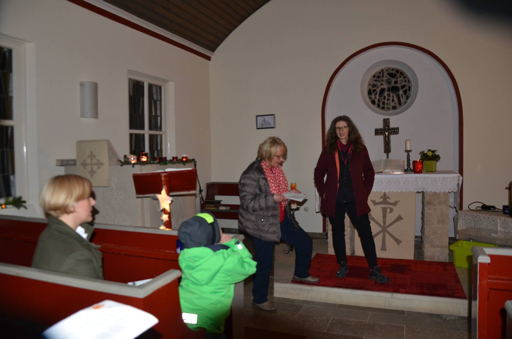 17. Türchen des "Lebendigen Adventskalenders" in der St. Johanniskapelle in Fölziehausen