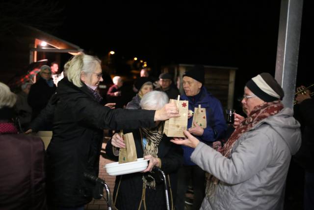 20. Türchen des "Lebendigen Adventskalenders" beim Betreuten Wohnen in Duingen