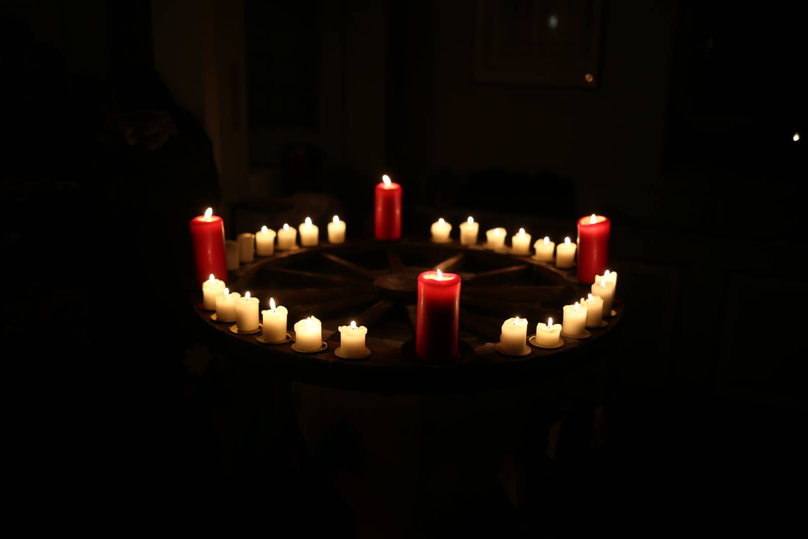 22. Türchen des "Lebendigen Adventskalenders" bei Wort und Gesang in der Katharinenkirche in Duingen