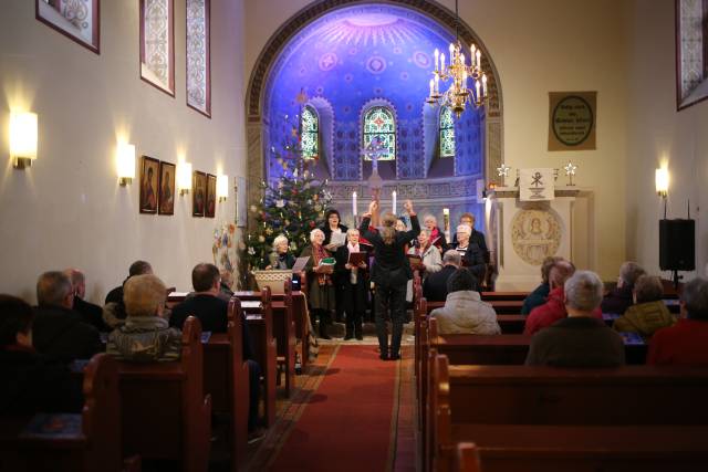 Festgottesdienst mit Chor am 2. Weihnachtstag in der St. Franziskuskirche