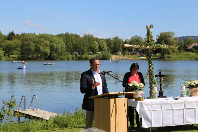 Freiluftgottesdienst am Humboldtsee mit der Verabschiedung von Pastor Podszus