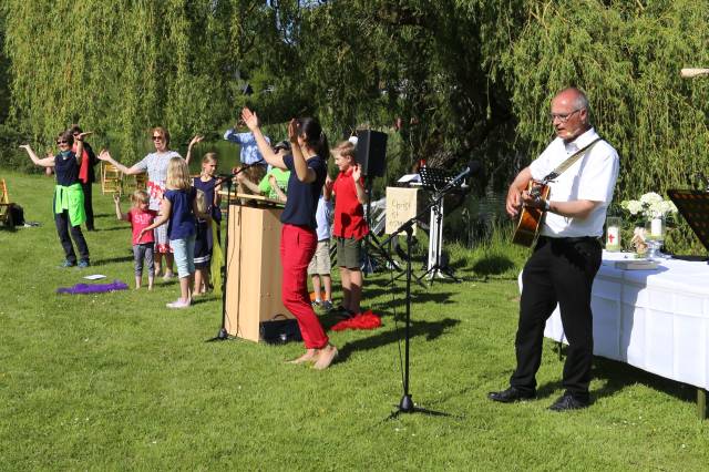 Freiluftgottesdienst am Humboldtsee mit der Verabschiedung von Pastor Podszus