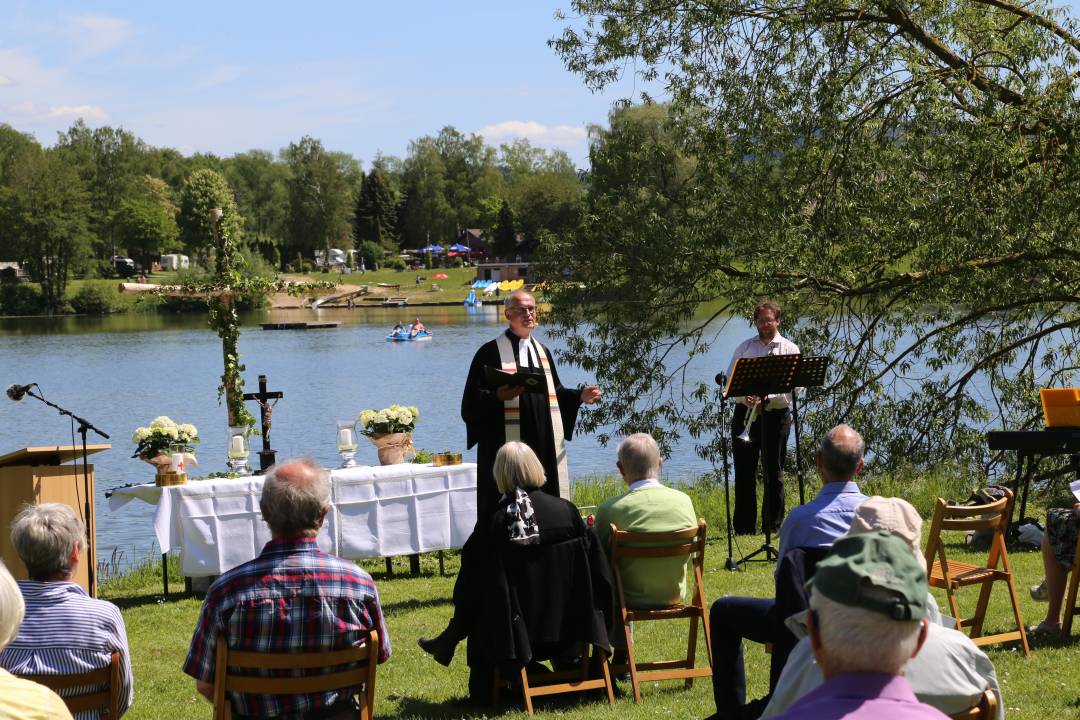 Freiluftgottesdienst am Humboldtsee mit der Verabschiedung von Pastor Podszus