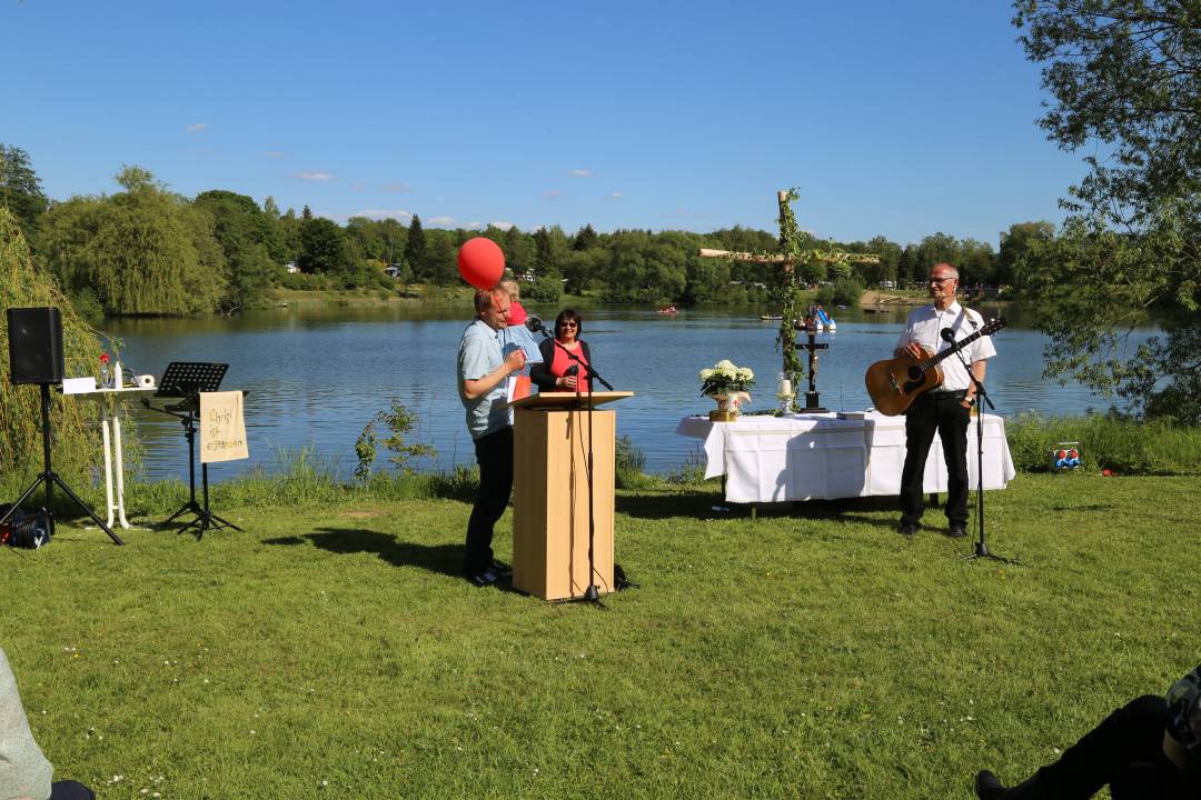 Freiluftgottesdienst am Humboldtsee mit der Verabschiedung von Pastor Podszus