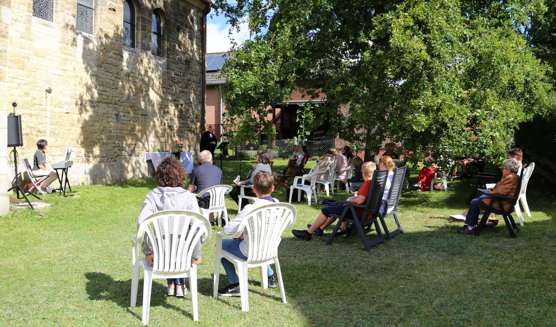 Freiluftgottesdienst an der St. Franziskuskirche