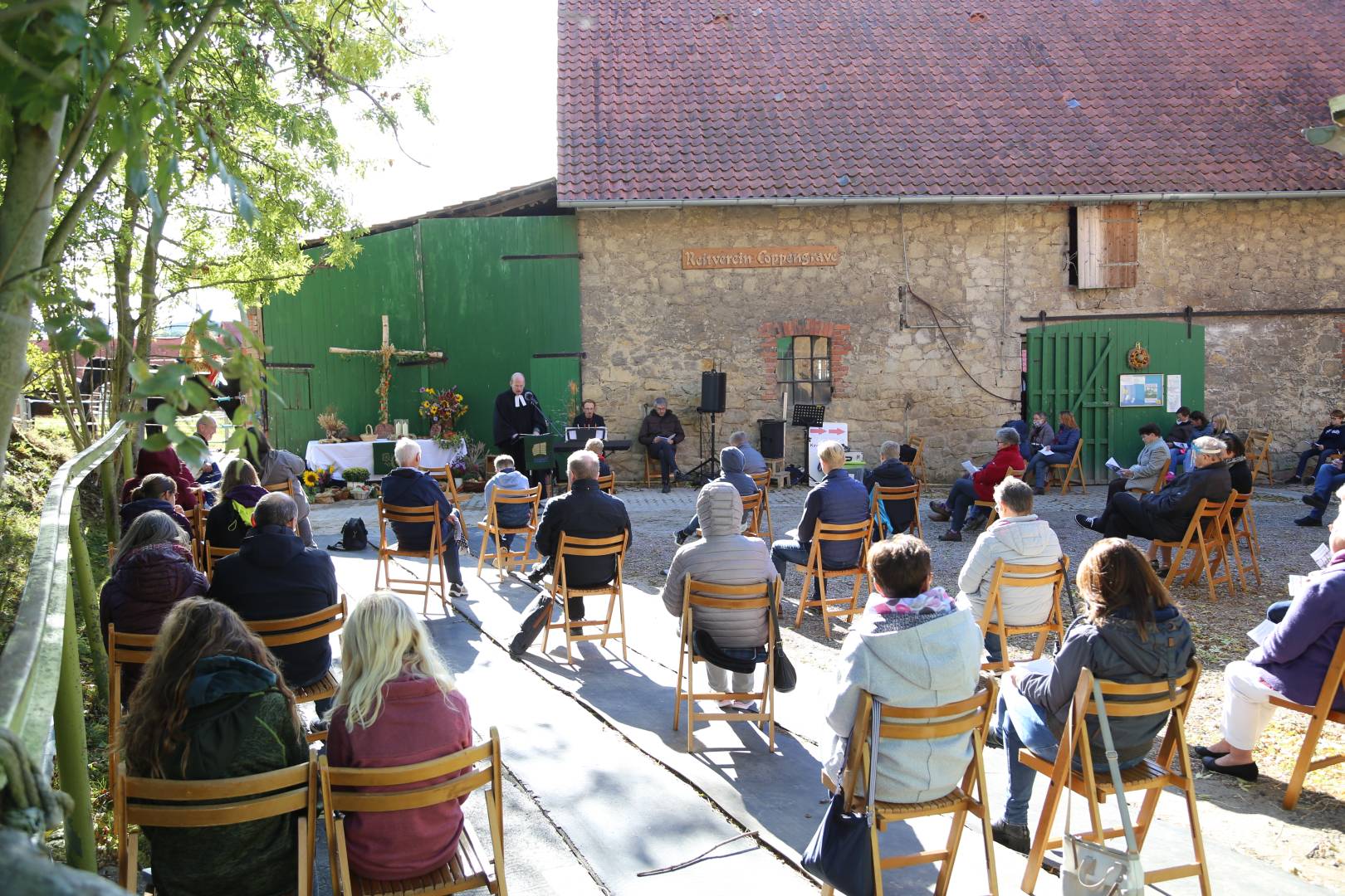 Ökumenisches Erntedankfest im Reitstall