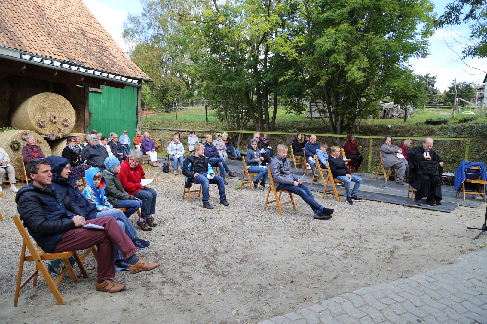 Ökumenisches Erntedankfest im Reitstall