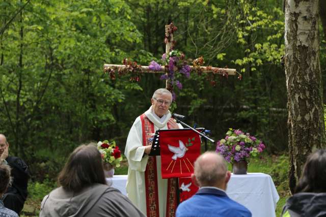 Sonniger Ökumenischer Freiluftgottesdienst am Pfingstmontag an der Köhlerhütte