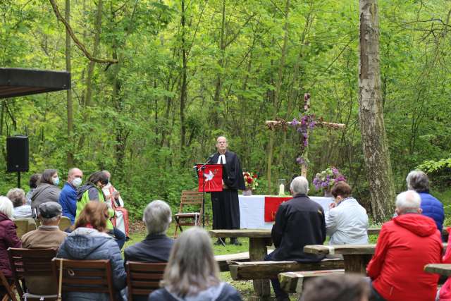 Sonniger Ökumenischer Freiluftgottesdienst am Pfingstmontag an der Köhlerhütte