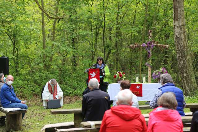 Sonniger Ökumenischer Freiluftgottesdienst am Pfingstmontag an der Köhlerhütte