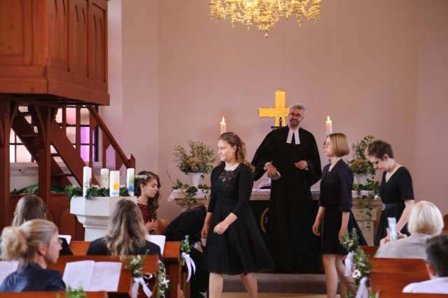 Konfirmation der Kirchengemeinde Coppengrave in der St. Maternuskapelle