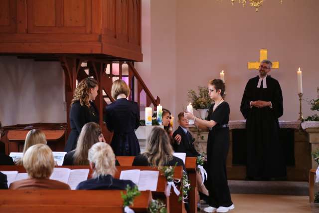 Konfirmation der Kirchengemeinde Coppengrave in der St. Maternuskapelle